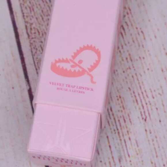 Jeffree Star Velvet Trap Lipstick Unphazed - 0.141 OZ - Picture 4 of 7